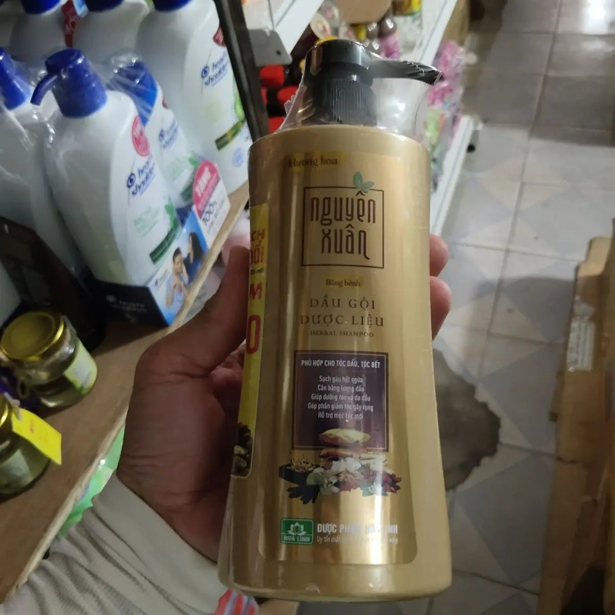 Shampoing Herbes Vietnamiennes Nguyen Xuan — Réparation Profonde, 12 Herbes Naturelles, 350ml
