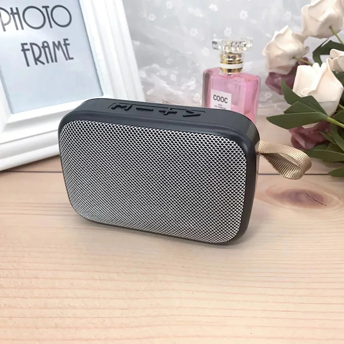 Enceinte Portable Bluetooth 5.0 — Son 3D Stereo, Mini & Puissante, Tissu Oxford Extérieur