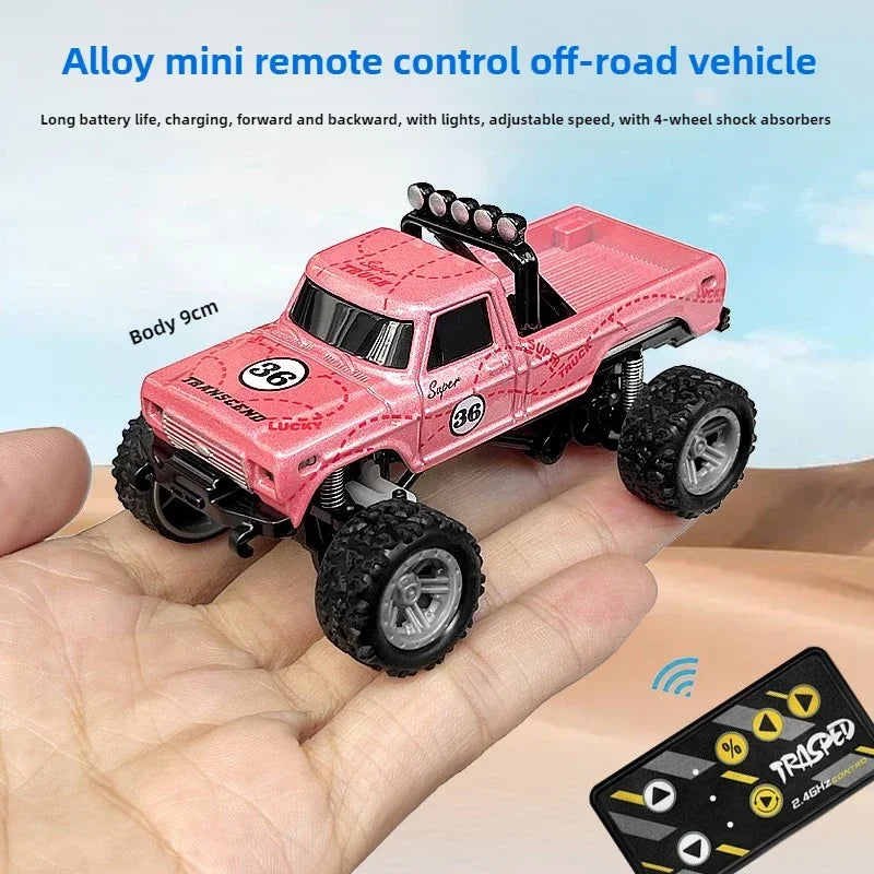 RC Monster Truck Tout-Terrain 1/64 — Mini Voiture d'Escalade Modèle Alliage 2.4G, Télécommande, Véhicule Électrique