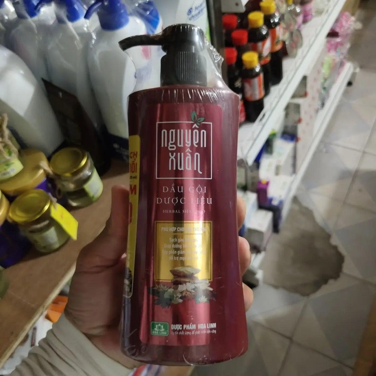 Shampoing Herbes Vietnamiennes Nguyen Xuan — Réparation Profonde, 12 Herbes Naturelles, 350ml