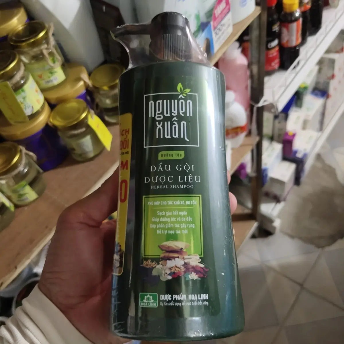 Shampoing Herbes Vietnamiennes Nguyen Xuan — Réparation Profonde, 12 Herbes Naturelles, 350ml